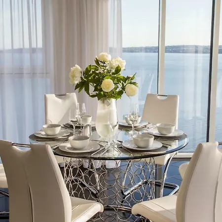 Just Stay Wales - Meridian Quay Penthouses Swansea Exterior photo