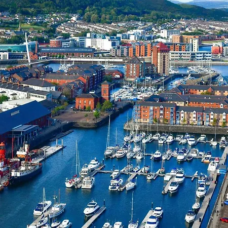 Just Stay Wales - Meridian Quay Penthouses Swansea Exterior photo